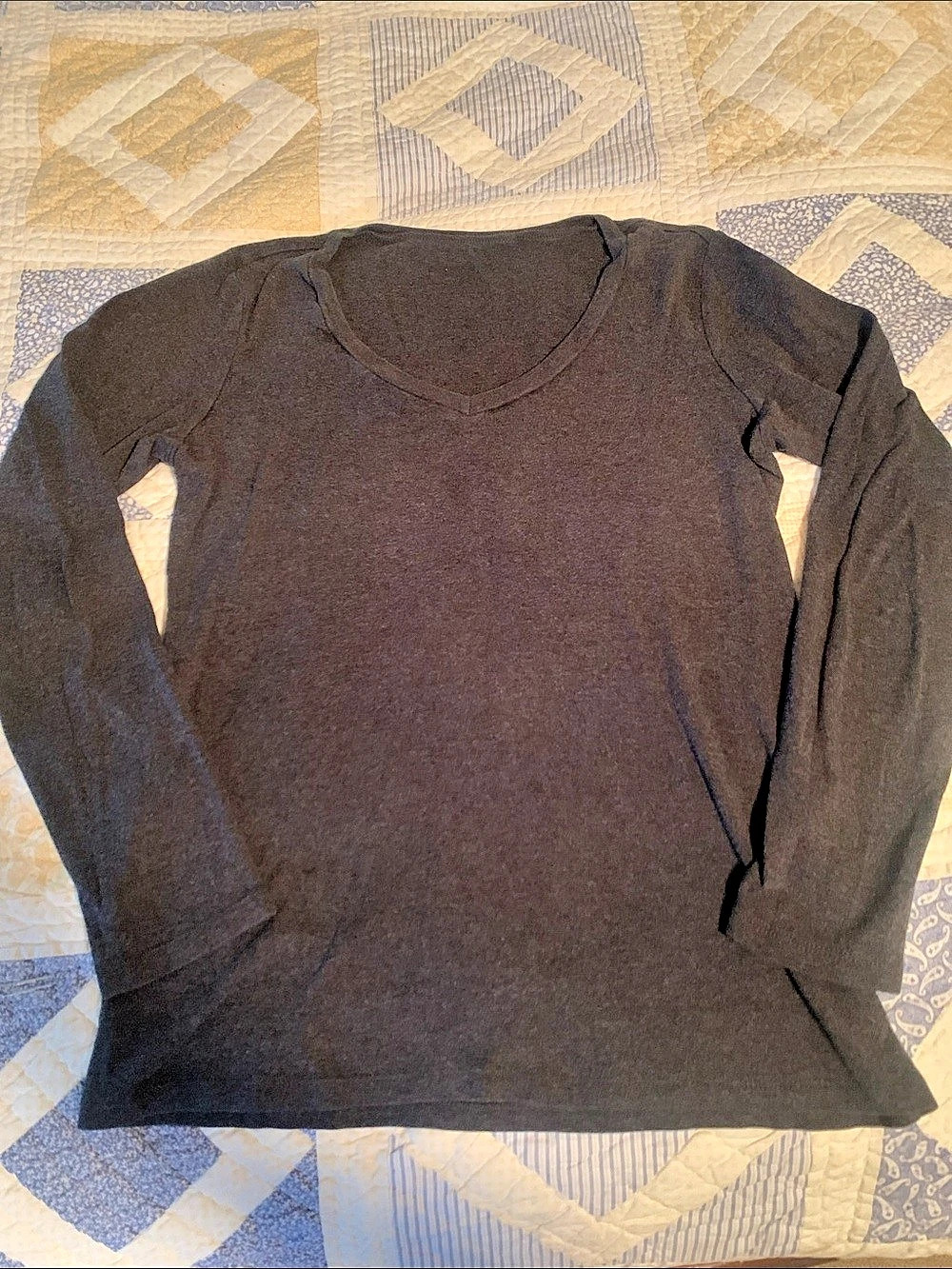 Heather Gray V-Neck Cotton Long Sleeve Tee Size Medium